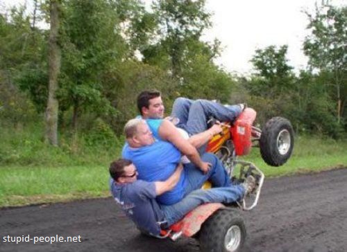 10 Foto orang mau gaya malah ketiban apes, duh banget pokoknya