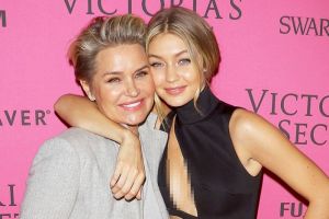 10 Pasangan seleb Hollywood ibu & anak ini kompak banget, bikin iri 