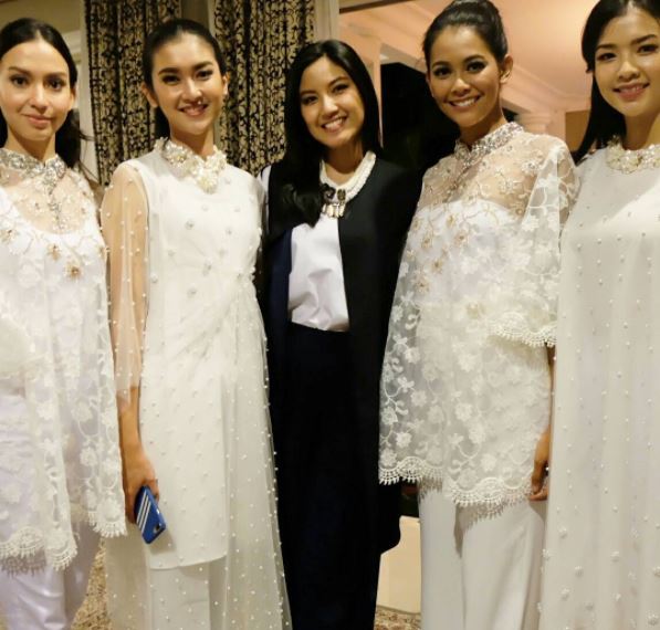 9 Potret momen reuni dan buka bersama Puteri Indonesia 1992-2017