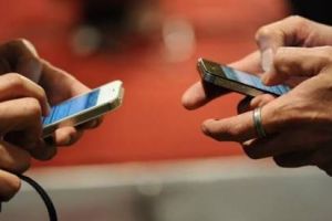 Ini efek ngeri dari terlalu sering melakukan chatting di smartphone