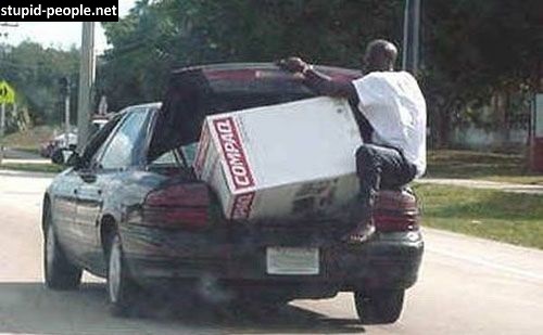 10 Foto lucu saat mobil dipaksa angkut barang yang tak semestinya, duh