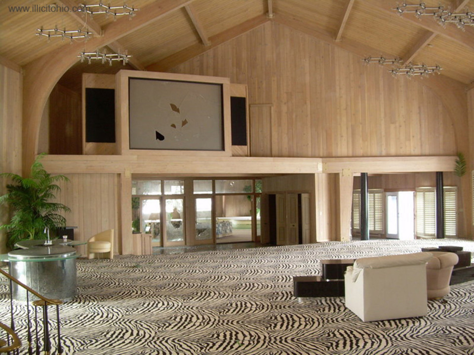 10 Foto kondisi rumah mewah Mike Tyson, kini tak berpenghuni dan seram