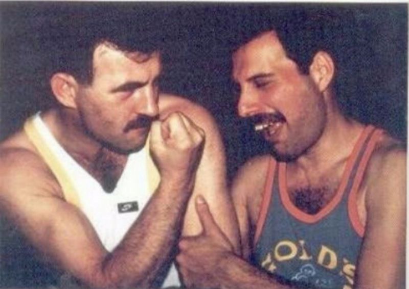 10 Foto langka Freddie Mercury dan pacar prianya di tahun 80-an