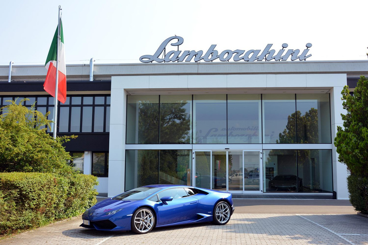 15 Foto di balik proses pembuatan mobil Lamborghini, pantesan mahal