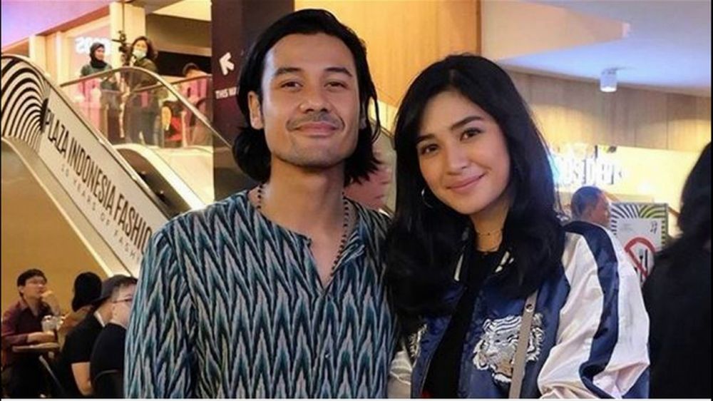 Digosipkan dekati Mikha Tambayong, ini perjalanan cinta Chicco Jerikho