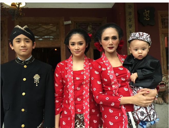 7 Potret lucunya Baby R, anak Mulan Jameela yang baru berusia 1 tahun