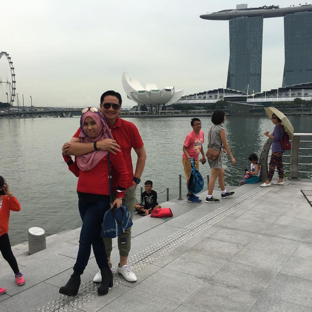 9 Potret sederhananya Sarni, ibu tiri Verrel Bramasta