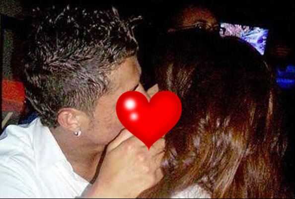 4 Aktris Bollywood ini ngefans Cristiano Ronaldo, ada yang rela dicium