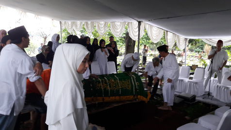 6 Seleb yang rayakan Ramadan tahun ini tanpa didampingi orangtua lagi