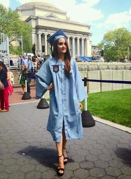 Cantik & berprestasi, 10 artis ini lulus dengan predikat cumlaude