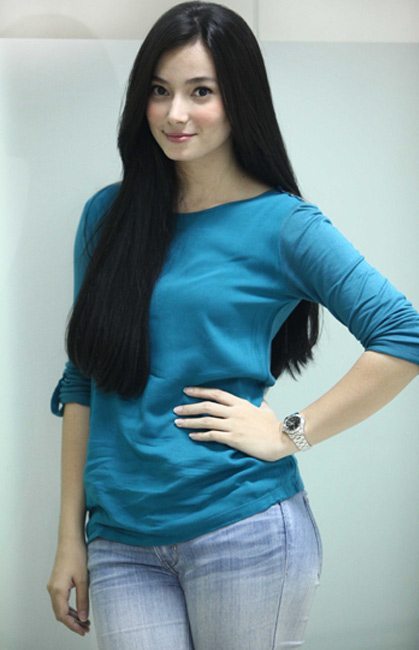 Jarang yang tahu, 6 seleb ini anut agama berbeda dari orangtua