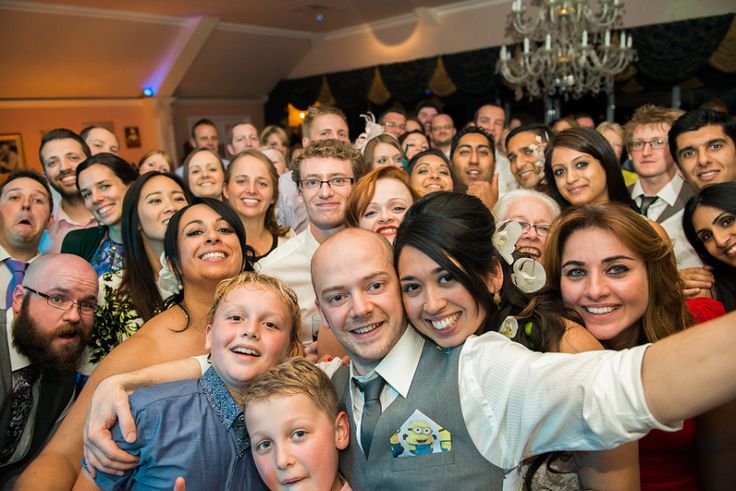 10 Momen fail saat selfie rame-rame ini kocak, bikin ngakak