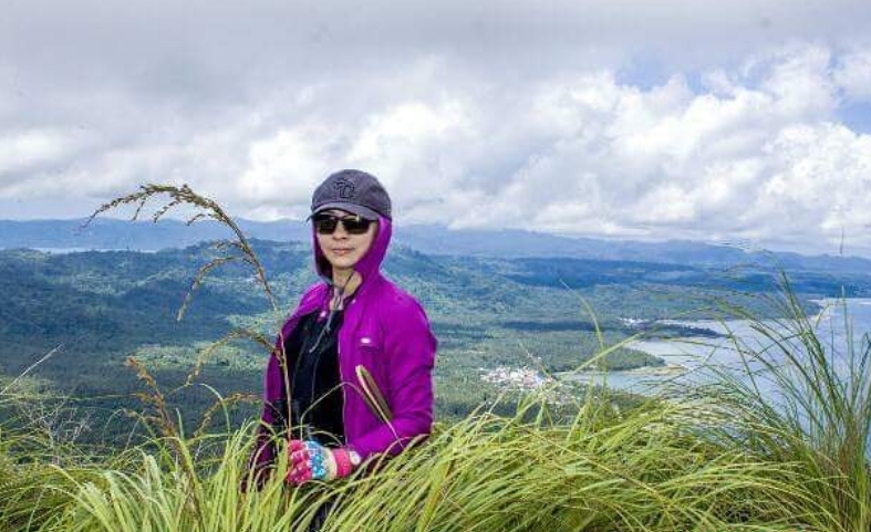 15 Foto Bupati Talaud yang cantik & modisnya nggak kalah dari model