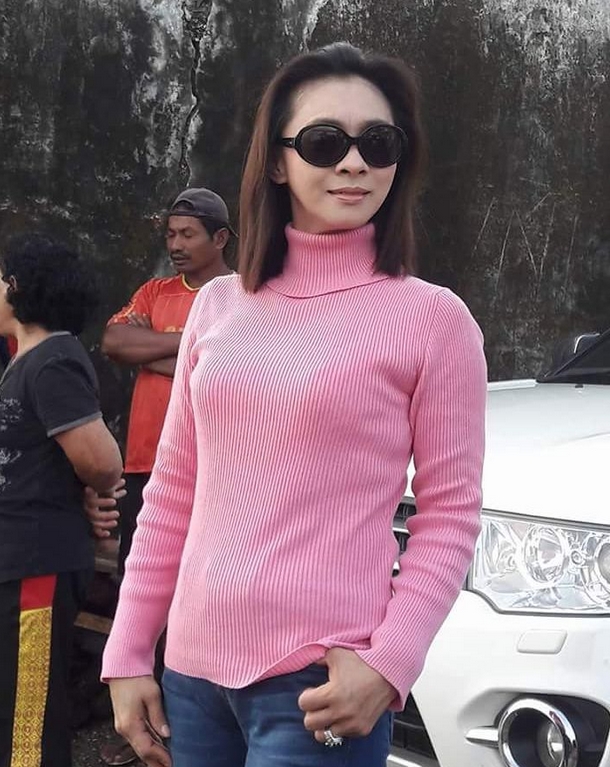 15 Foto Bupati Talaud yang cantik & modisnya nggak kalah dari model