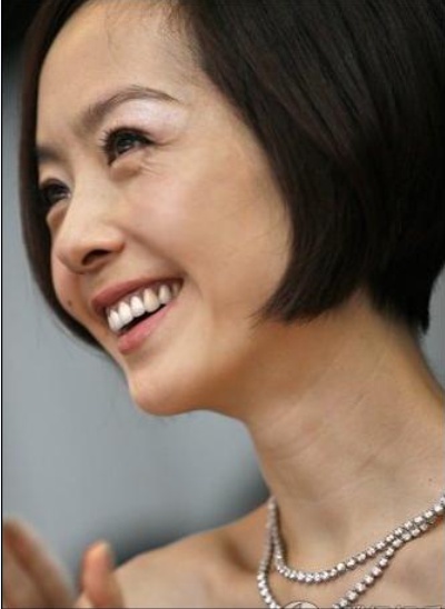 Meski tubuhnya kurus, wanita ini entertainer kondang di China