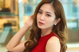 Disebut pelakor dan pindah agama demi uang, ini jawaban Bunga Zainal