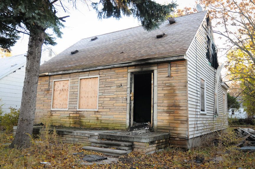 13 Potret rumah masa kecil seleb Hollywood, nggak nyangka banget!