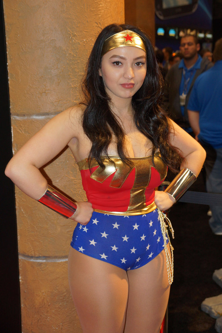 Begini cantiknya kalau cewek Asia cosplay jadi Wonder Woman