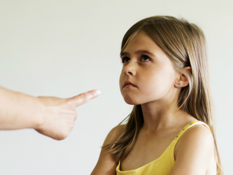7 Kalimat terlarang yang tak seharusnya dikatakan orangtua pada anak