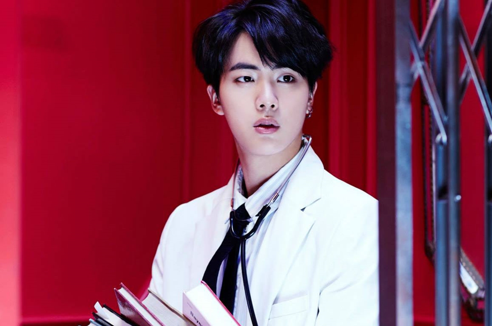 Punya wajah menarik, 10 idol top Korea ini 'ditemukan' di jalanan