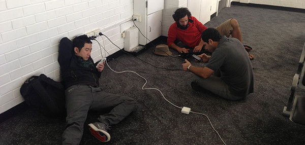 8 Lika-liku yang dirasakan gadget addict ini sudah saatnya musnah