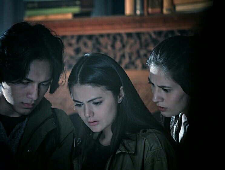 10 Foto di balik layar 'Jailangkung', bikin penasaran dengan seremnya