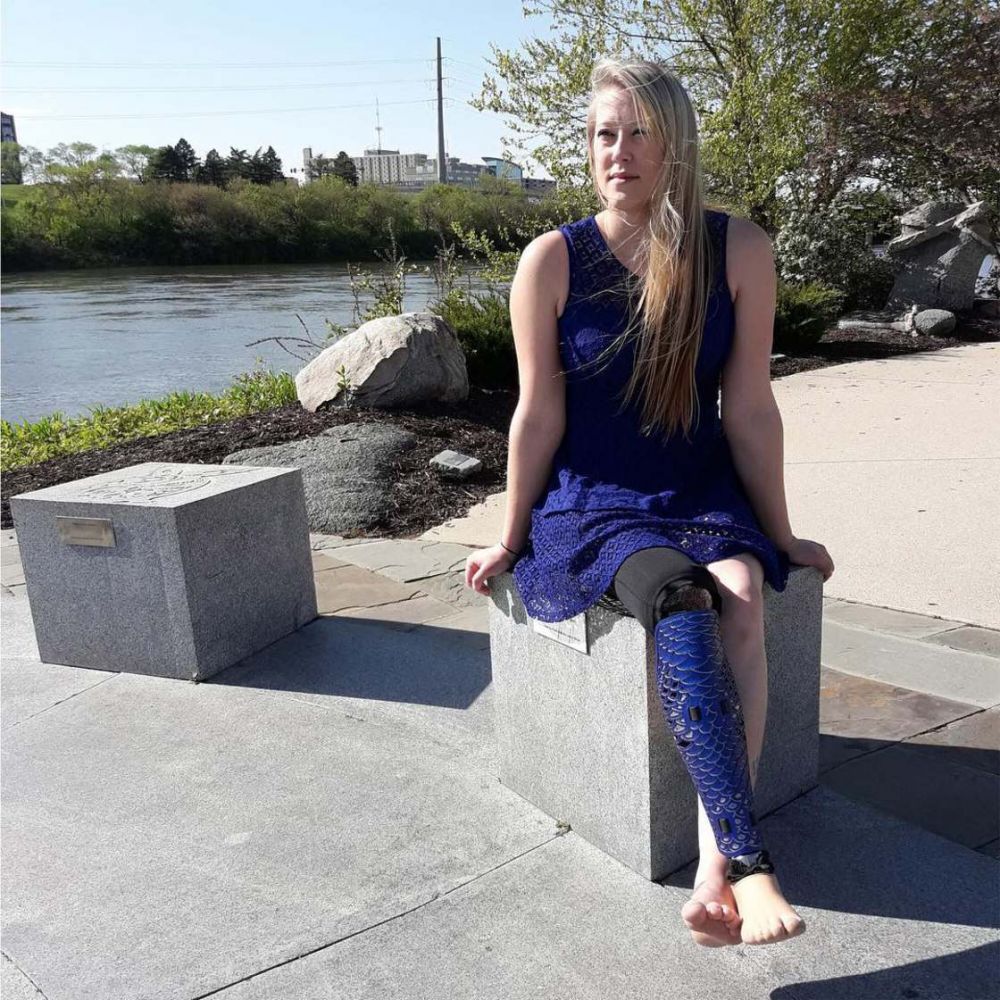 Nggak sekadar alat bantu, 10 kaki palsu ini juga nyeni abis