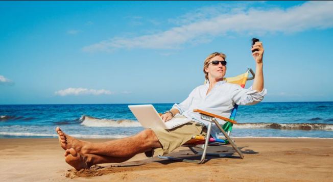 Hindari, 10 sikap ini bikin rusak liburan & kamu dicap traveler norak
