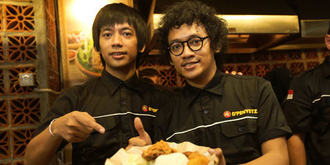 9 Seleb ini tekuni bisnis kuliner ayam, ada yang bareng pacar