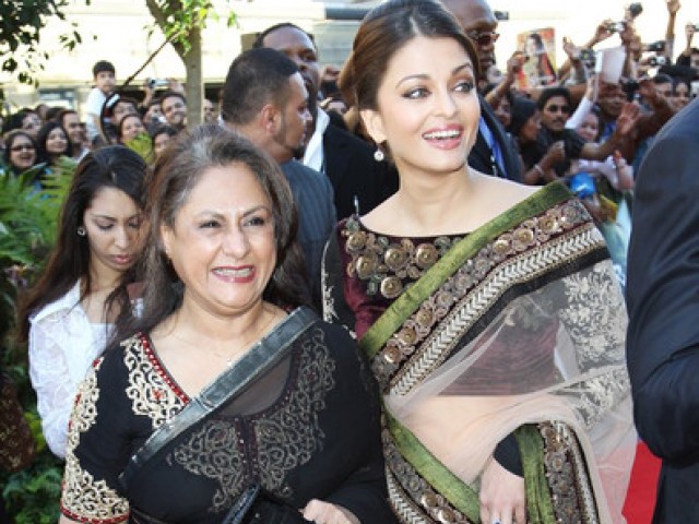 6 Seleb Bollywood ini deket banget sama mertuanya, menantu idaman nih