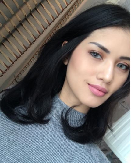 Dikabarkan kencan sama Chef Juna, ini 10 potret cantiknya Atries Angel