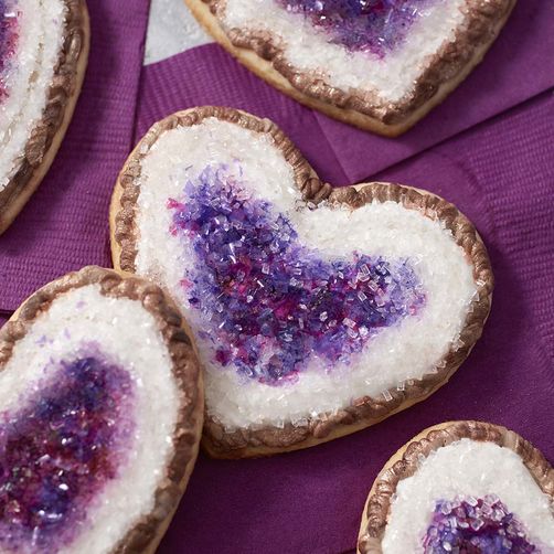 10 Inspirasi unik kue bertema Geode, cocok dimakan pas lebaran