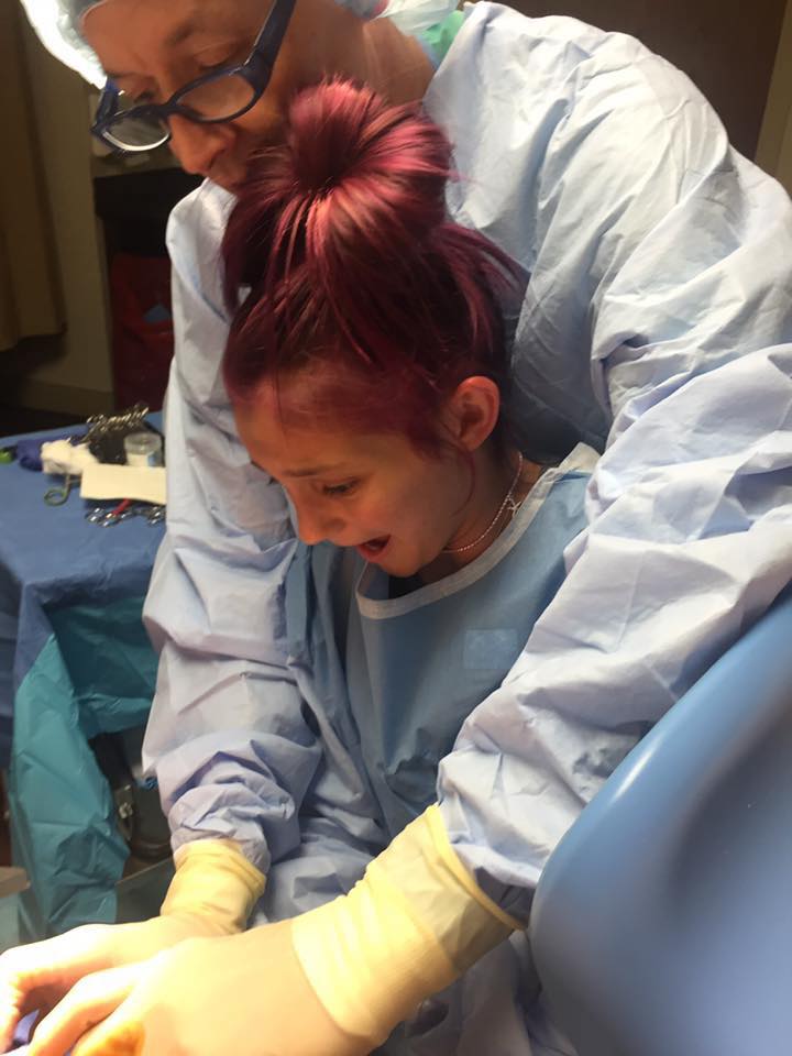 Kisah gadis 12 tahun bantu dokter tangani persalinan ibunya ini viral