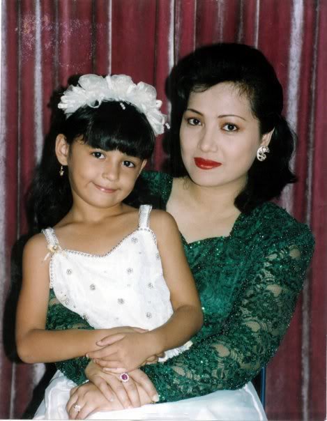 8 Foto masa kecil Zaskia dan Shireen Sungkar, bukti keduanya awet imut