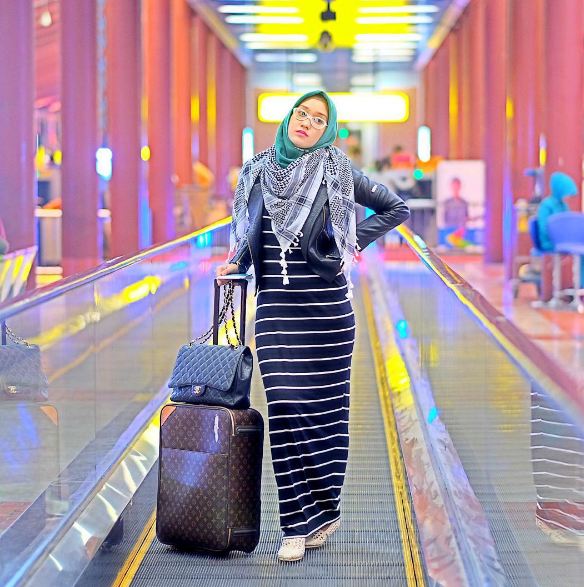 ootd hijab airport