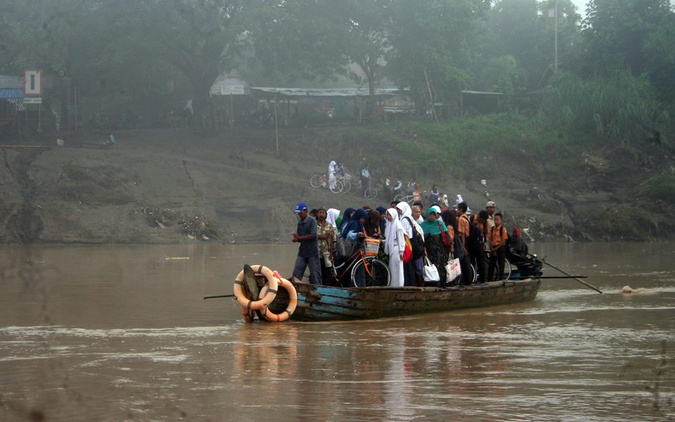 9 Foto di Bengawan Solo ini tunjukkan keseharian warga pinggir sungai