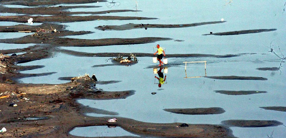 9 Foto di Bengawan Solo ini tunjukkan keseharian warga pinggir sungai