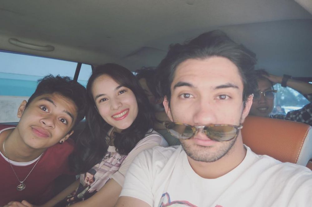 7 Foto kedekatan Chelsea Islan dan Bastian Steel, bikin netizen kecewa
