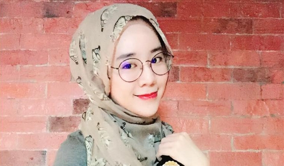 Tobat, 10 mantan model panas ini sekarang cantik menawan dengan hijab