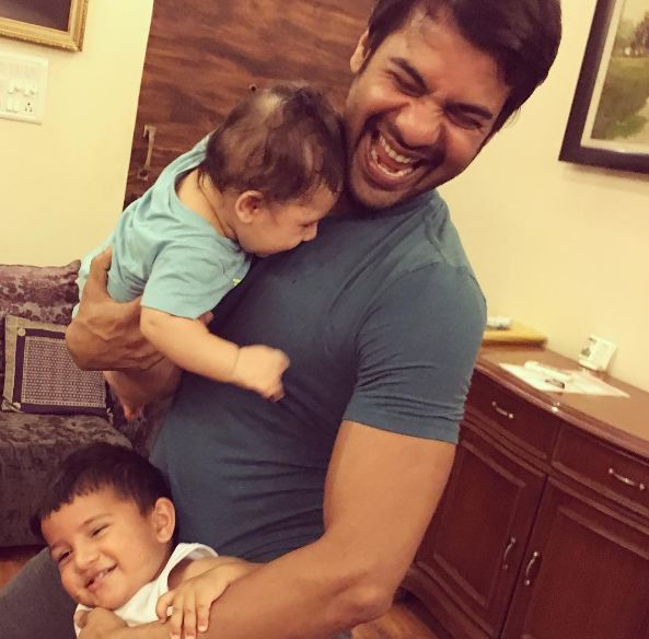 Gantengnya Shabbir Ahluwalia, pemeran Abhi di Lonceng Cinta