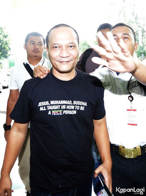 5 Seleb ini pernah punya masalah di bandara, ada yang karena narkoba