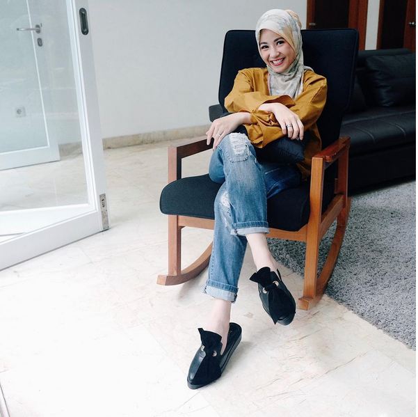 Makin adem, 10 artis cantik ini putuskan berhijab setelah punya anak