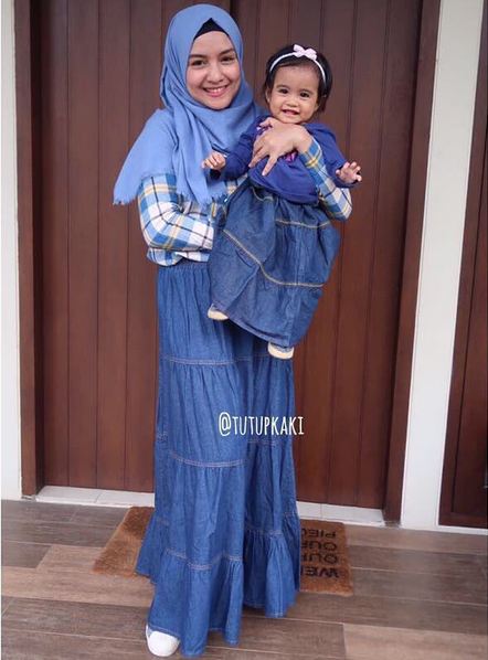 Makin adem, 10 artis cantik ini putuskan berhijab setelah punya anak