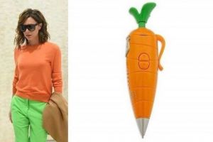 Pakai baju oranye, Victoria Beckham disamakan wortel oleh anaknya