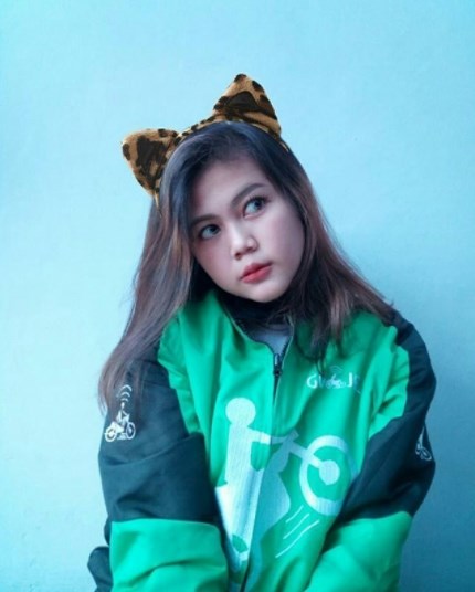 10 Driver ojek online cewek ini bikin kamu pengen terus bepergian deh