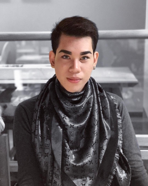 Agung Mahajaya, asisten pribadi Awkarin yang lulusan sekolah di Swiss