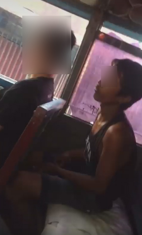 Wanita ini tangkap basah pria saat masturbasi di bus, duh!