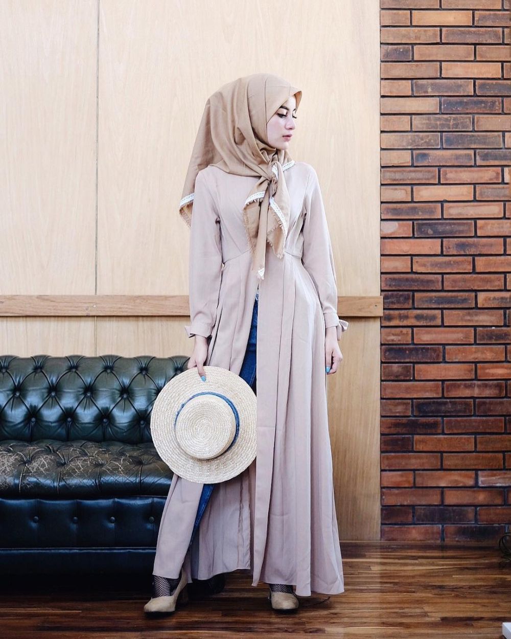 10 Ide outfit lebaran ala selebgram Aghnia Punjabi, simpel &a