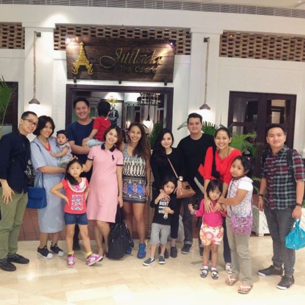 8 Potret serunya finalis AFI 1 buka bareng, ada yang gendong anak