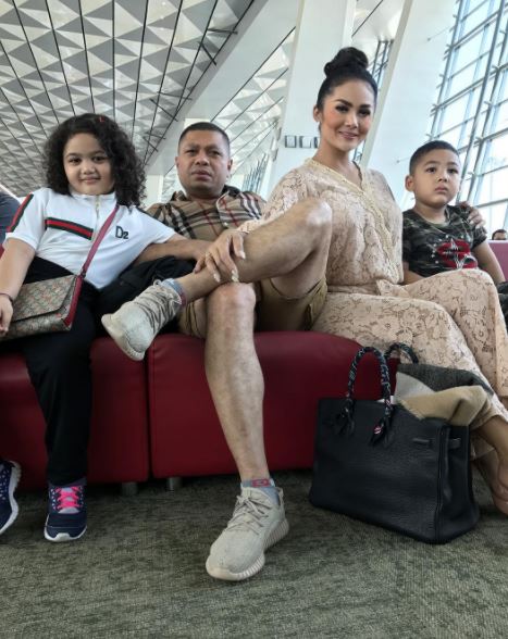 10 Seleb cantik Tanah Air ini kepincut pria negeri tetangga